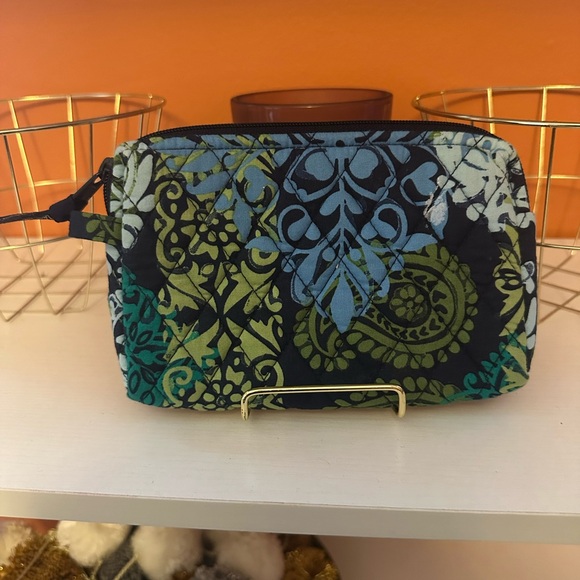 VERA BRADLEY Quilted Wristlet in “Caribbean Sea” Print(NWOT) - Picture 5 of 5